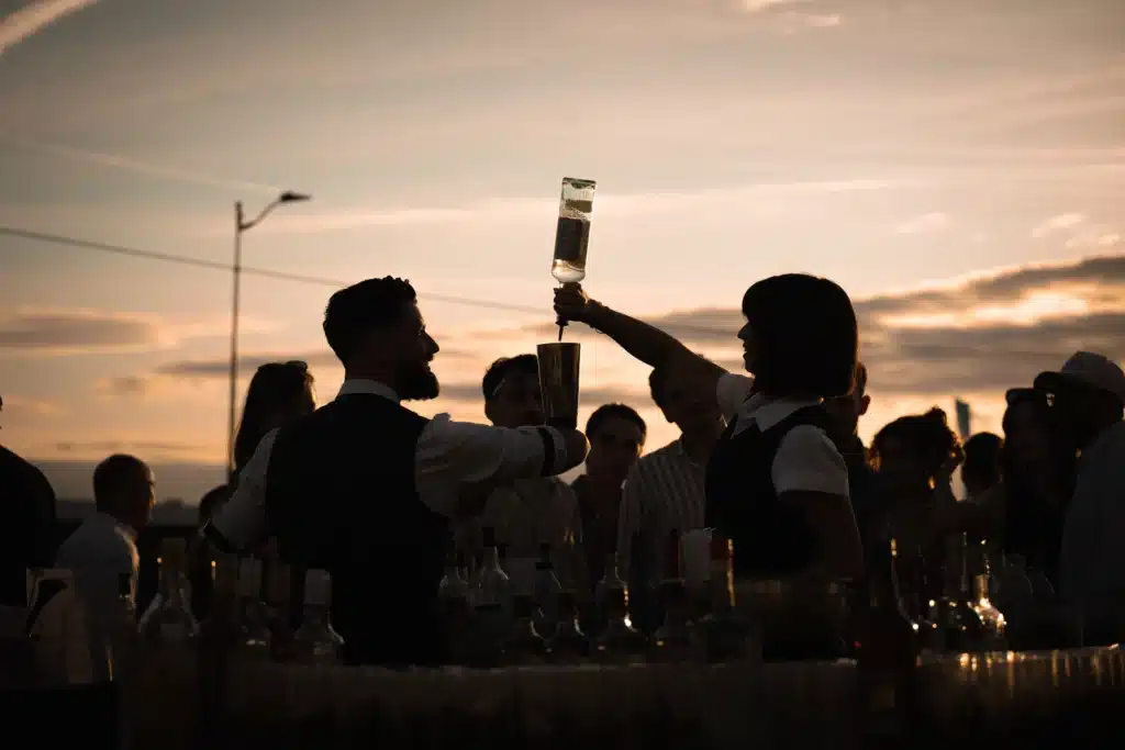 Barman à domicile à Aubagne : l’élégance du cocktail avec Beluvìa Bar Story 2 tandem